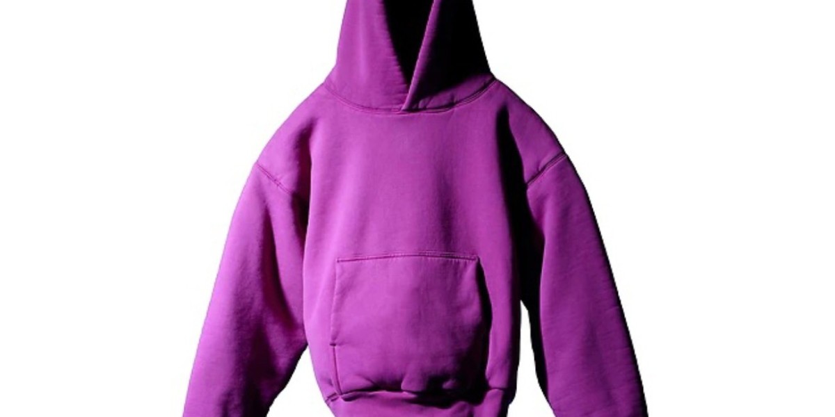 Trendsetting Threads: Exploring the Pinnacle of Hoodie Fashion in 2024