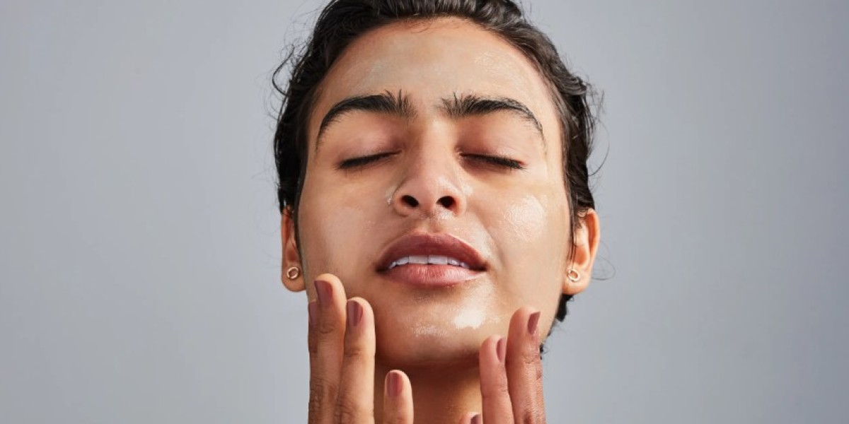 10 Tips for Reducing Oily Skin and Shine