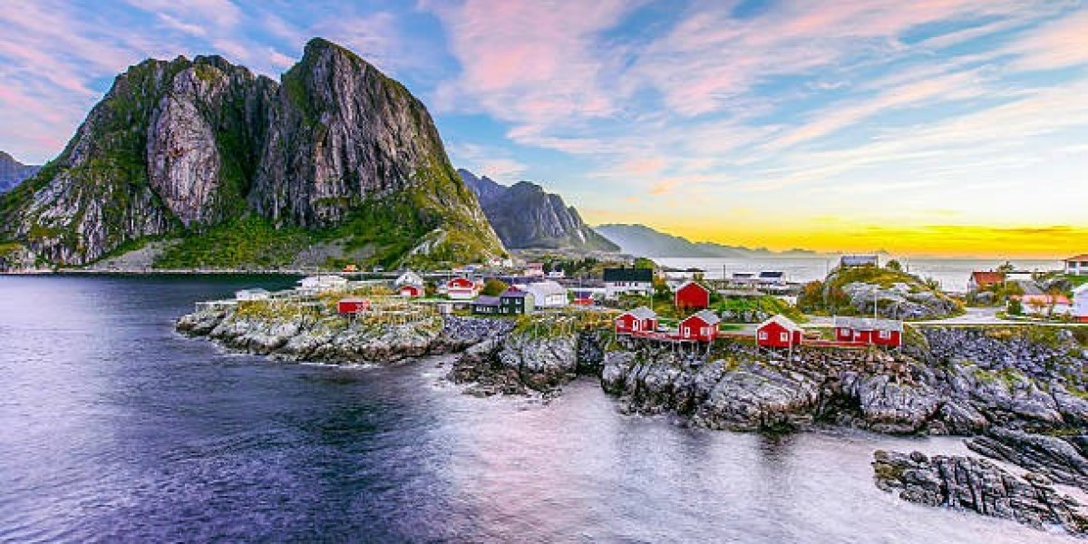 The 8 Best Hiking Trails in Norway with Unforgettable Views