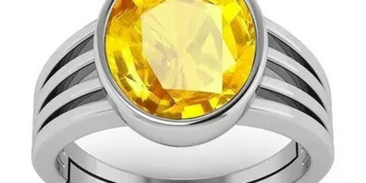 Vintage-Inspired Yellow Sapphire Ring for Men: Classic Charm