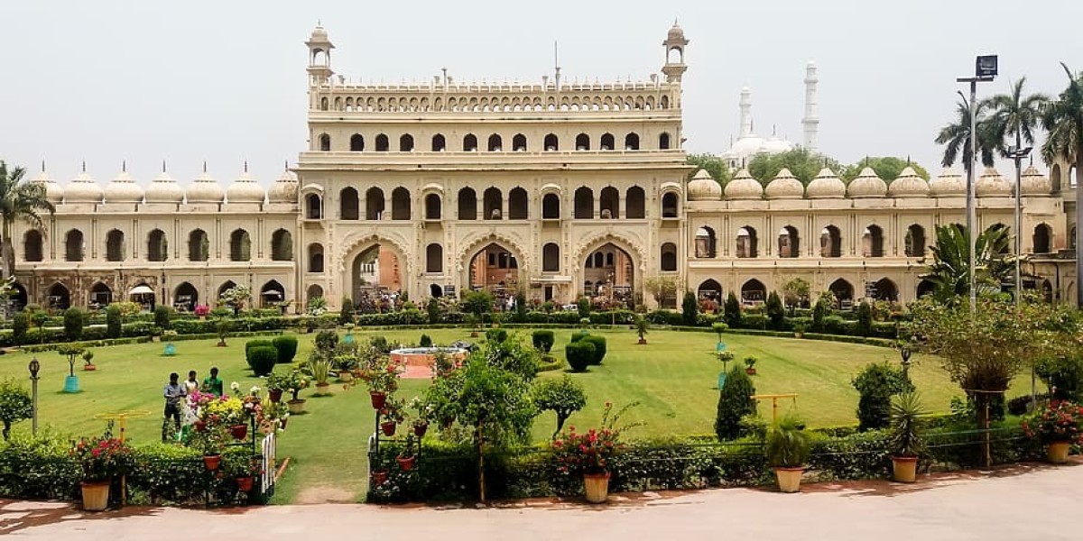 Prayagraj to Lucknow Cab