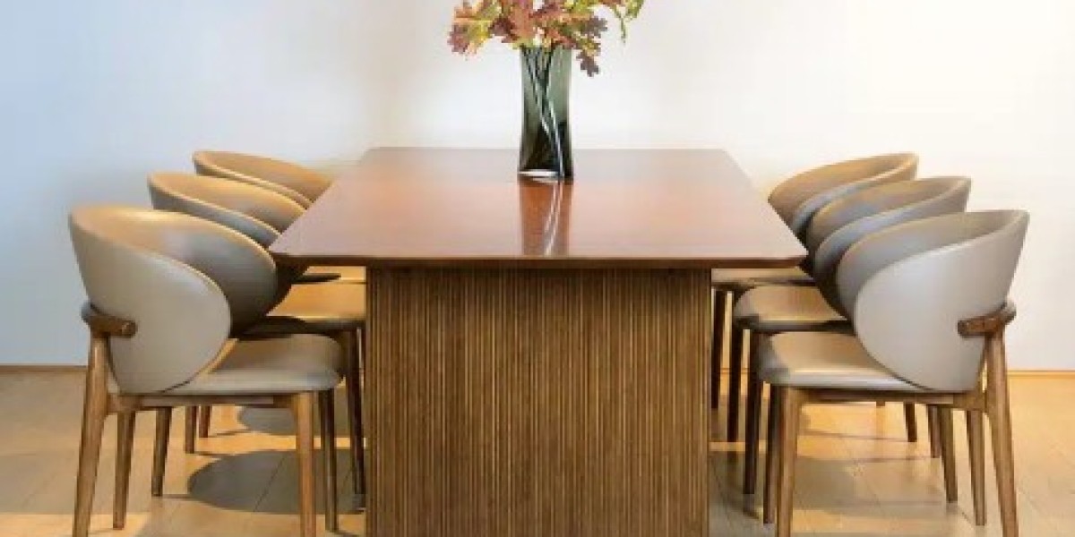 Choosing the perfect dining room Chair and large oak dining table: A Comprehensive Guide