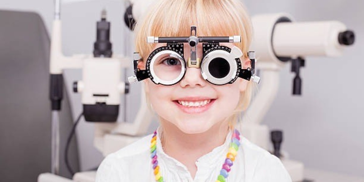 How to Choose the Right Baby Eyeglasses in Dubai