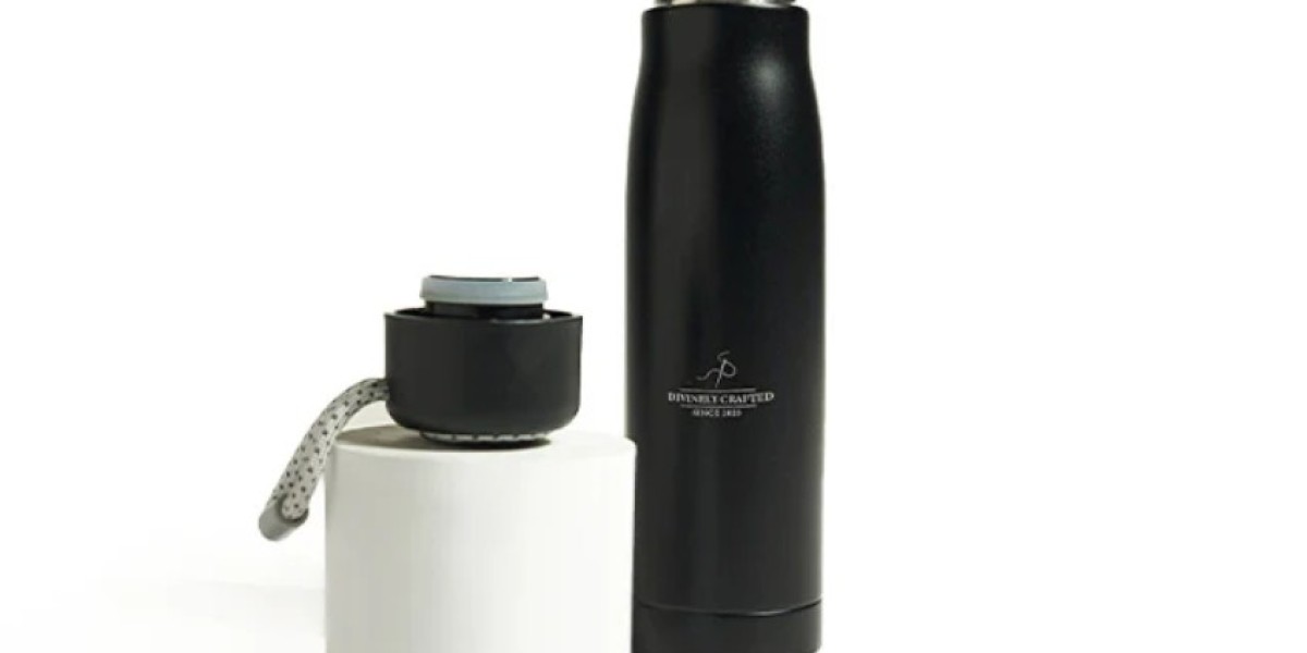 Why a Black Water Bottle is the Ultimate Everyday Essential