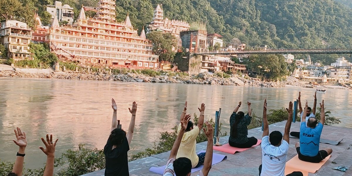 Immerse Yourself in Serenity with a Yoga Retreat in Rishikesh