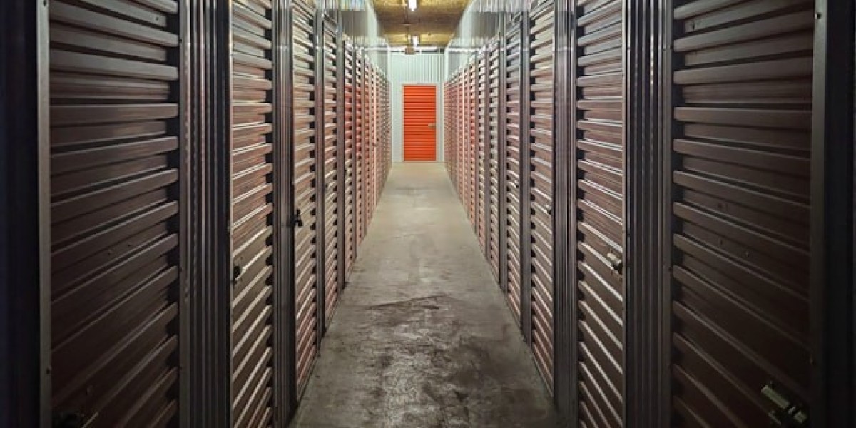 Best Storage Units for River Oaks Residents