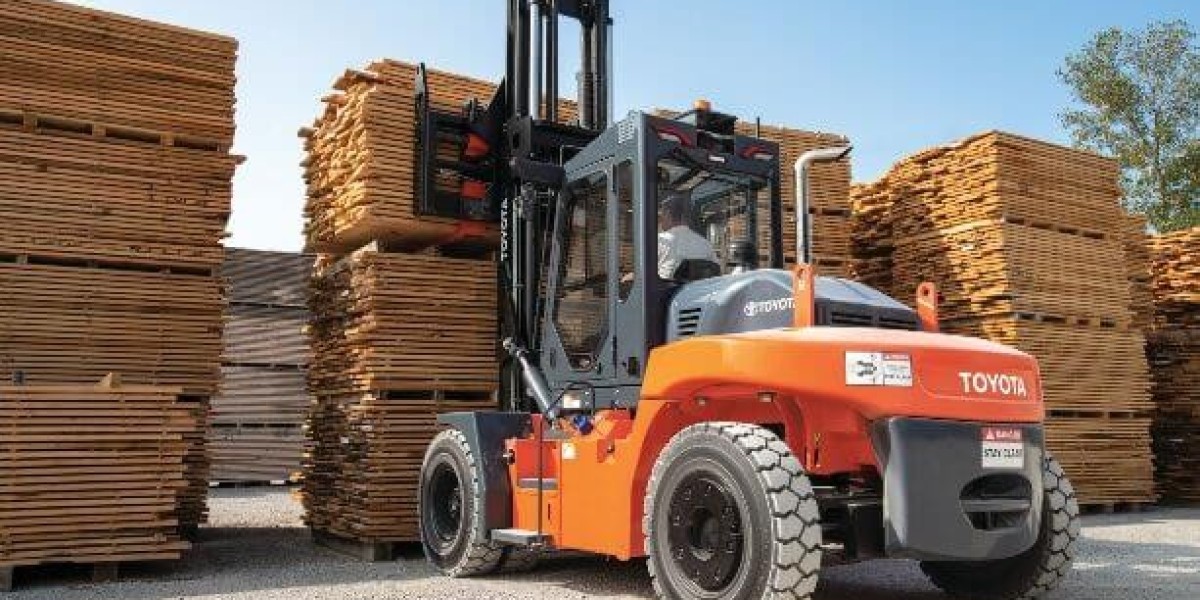 Heavy-Duty Large Capacity Forklifts for Maximum Performance